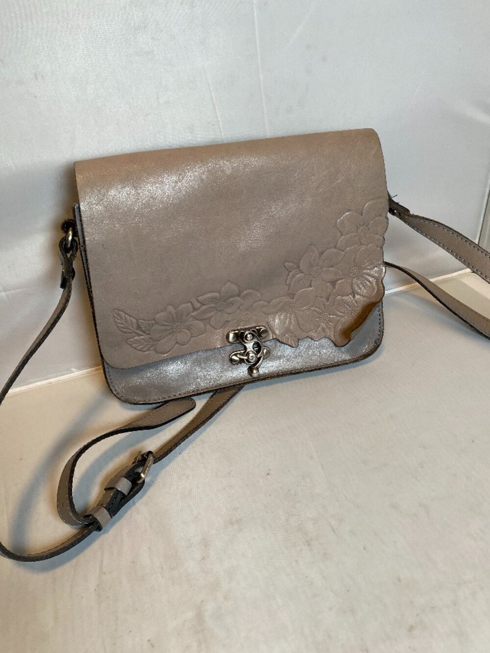 Patricia Nash Cecina Flap  Crossbody in Safflower Gray
